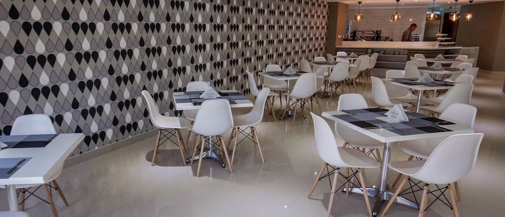 HOTEL MAPUTO 52/54