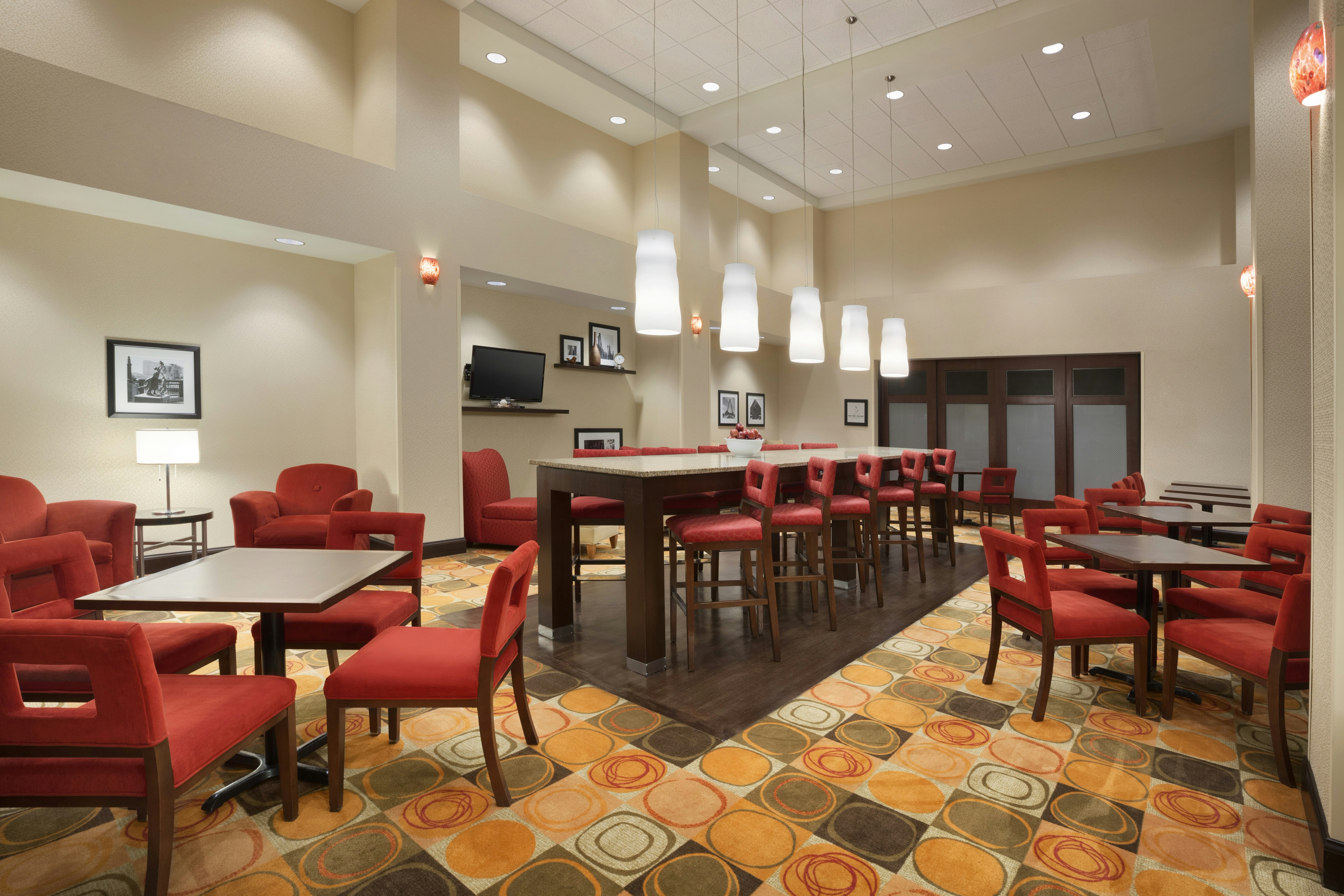 Hampton Inn and Suites Hartford/East Hartford 44/50