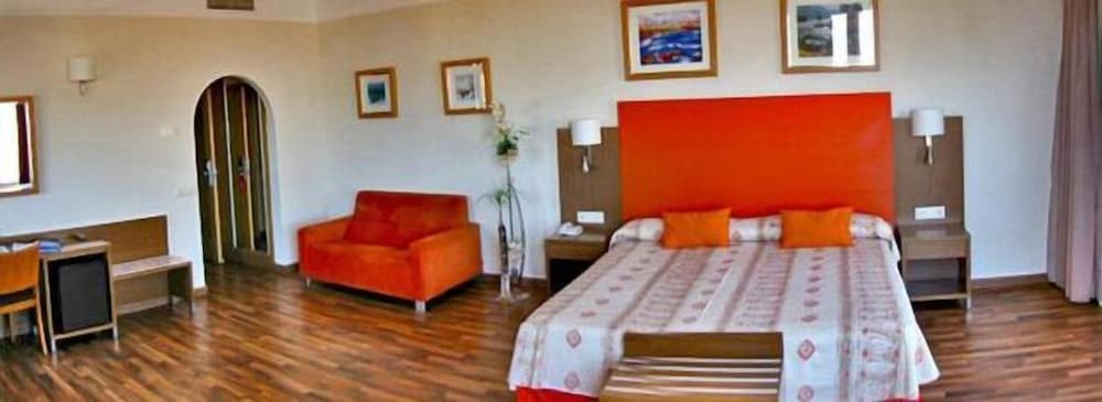 Monarque Costa Narejos Hotel 10/24