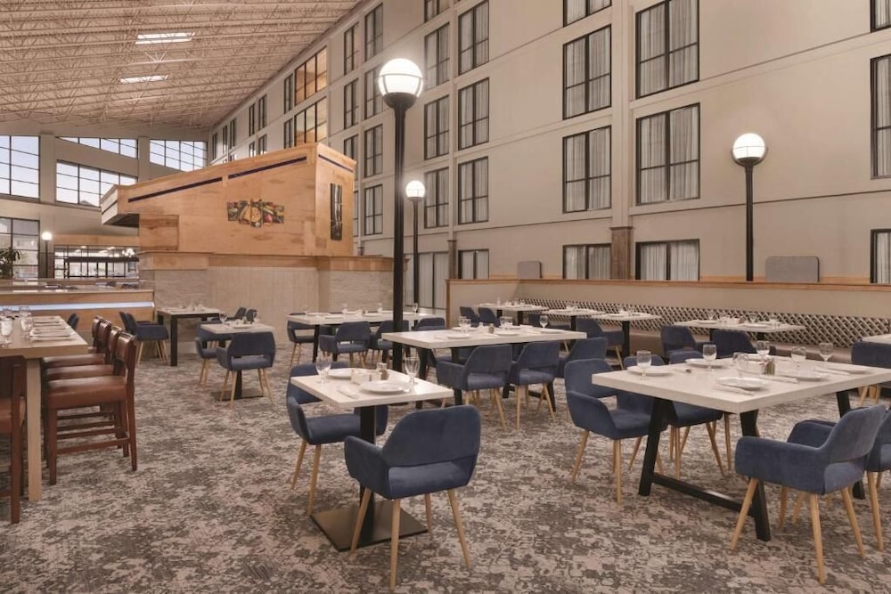 Urbana Hotel and Conference Center 25/35