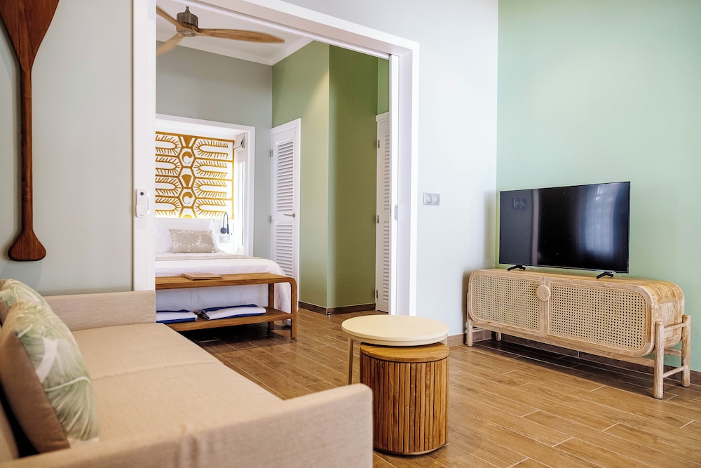 Niu Beach Hotel 23/53