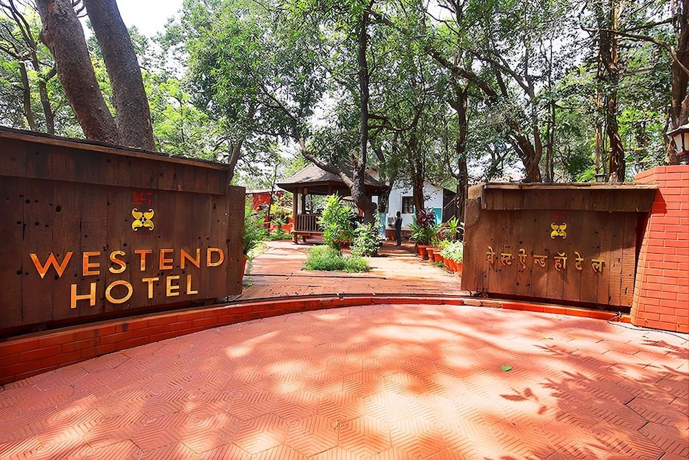 West End Hotel 36/49