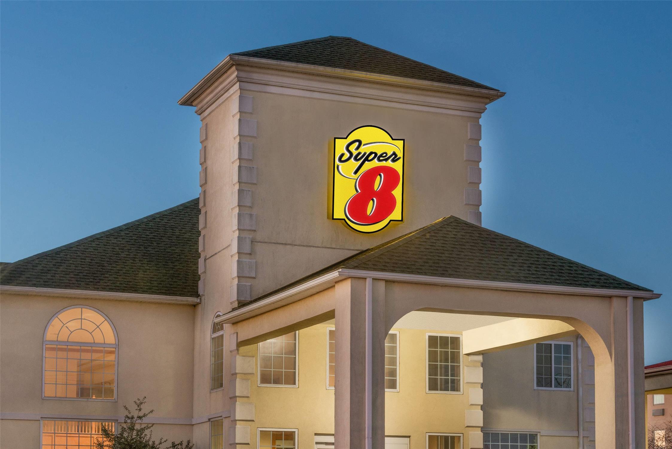 Super 8 by Wyndham Harrisburg Hershey North 2/20