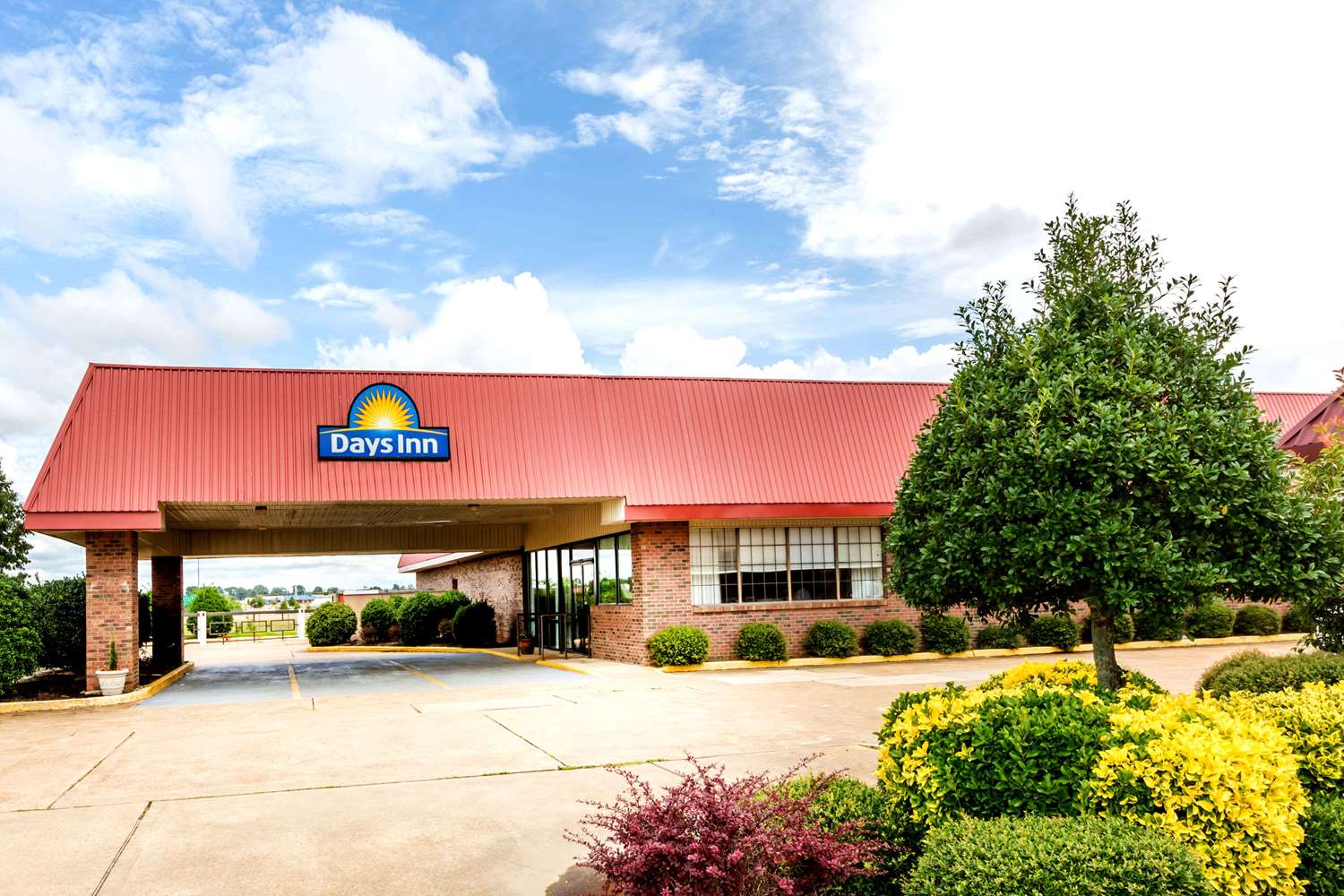 Days Inn By Wyndham Batesville 1/25