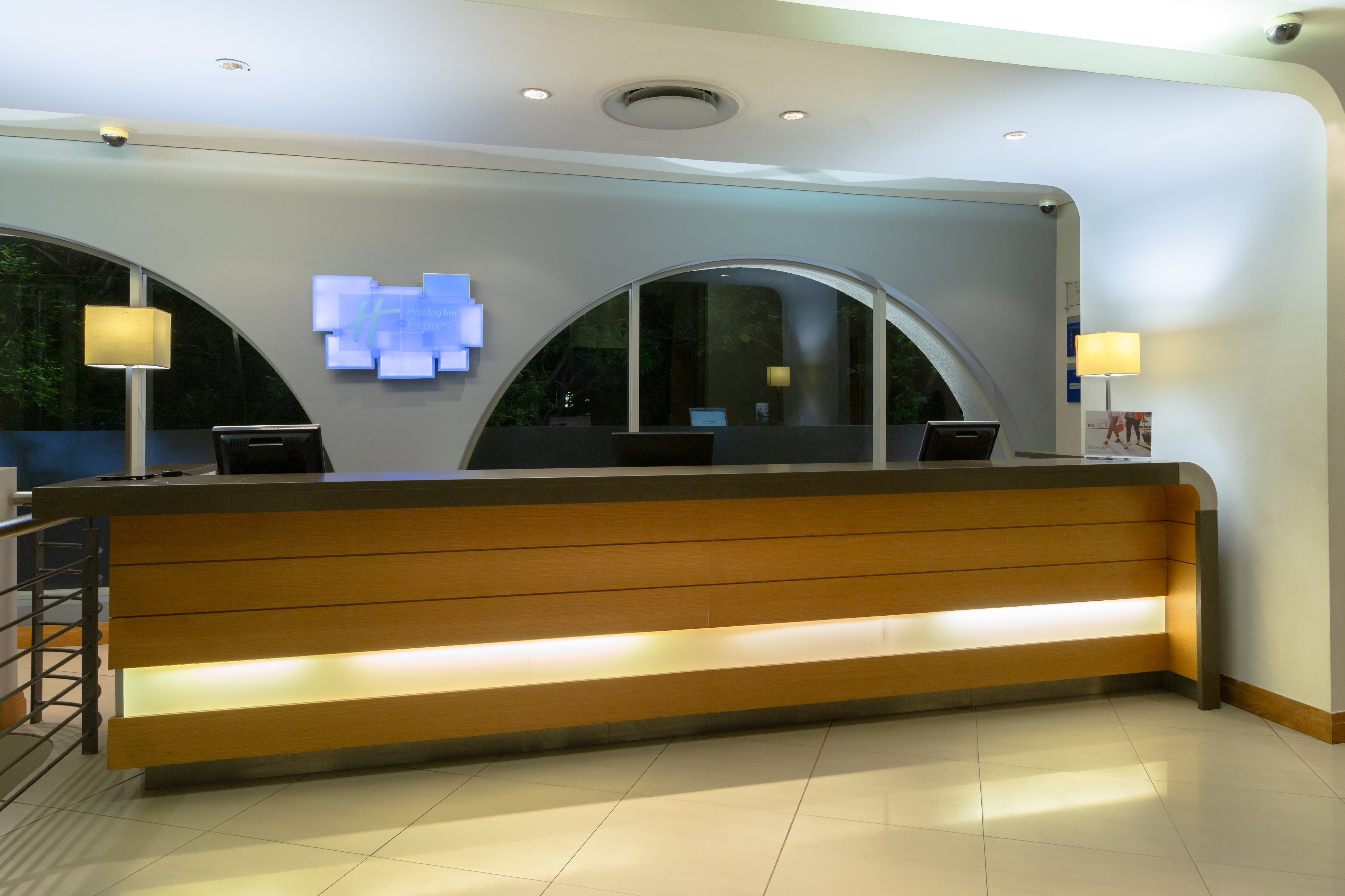 HOLIDAY INN EXPRESS CAPE TOWN CITY CENTRE 6/50