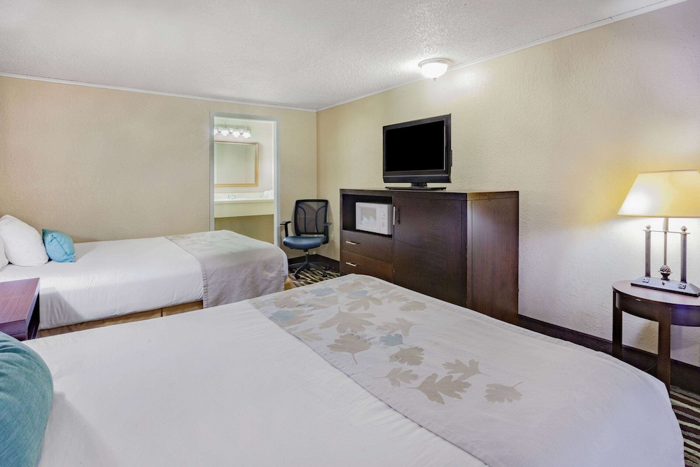 Monroe Hotel 20/52