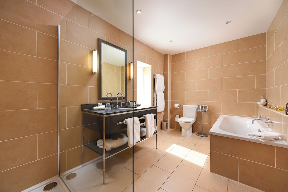 Semi Basement, Lodge, Suite, King Bed، GLENCOE HOUSE 3/3
