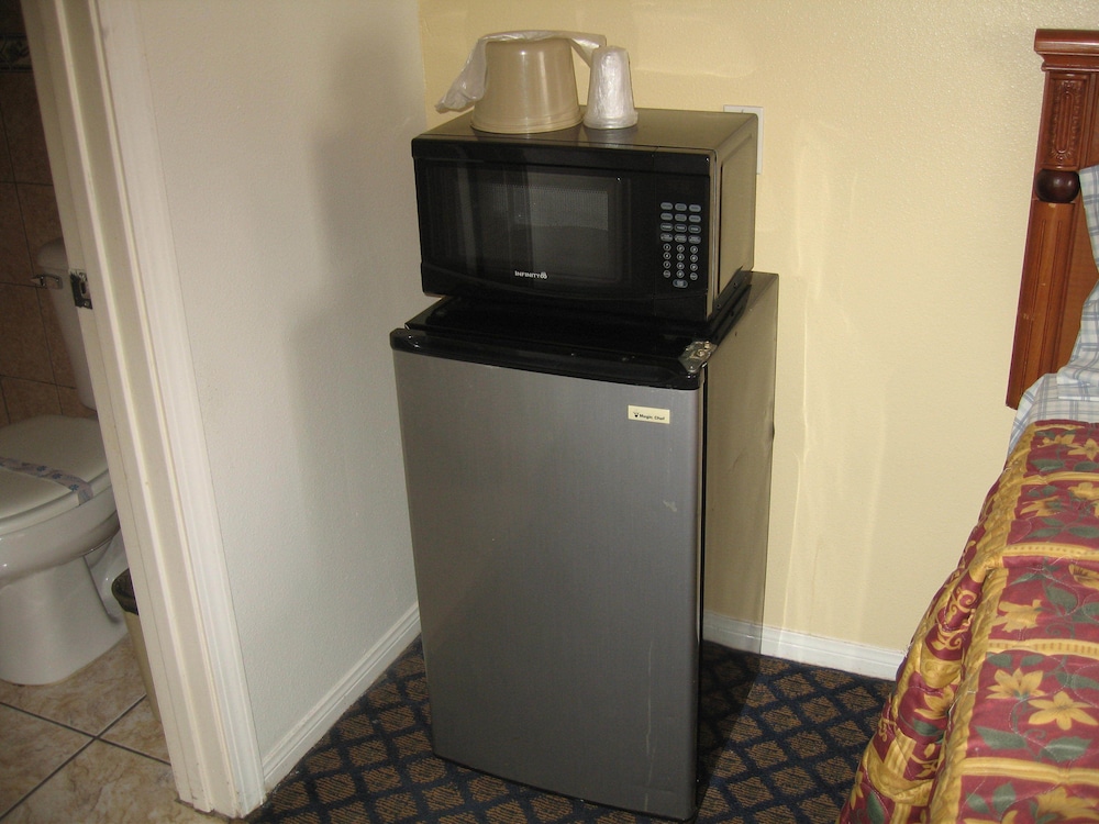Tower Motel Long Beach 11/28