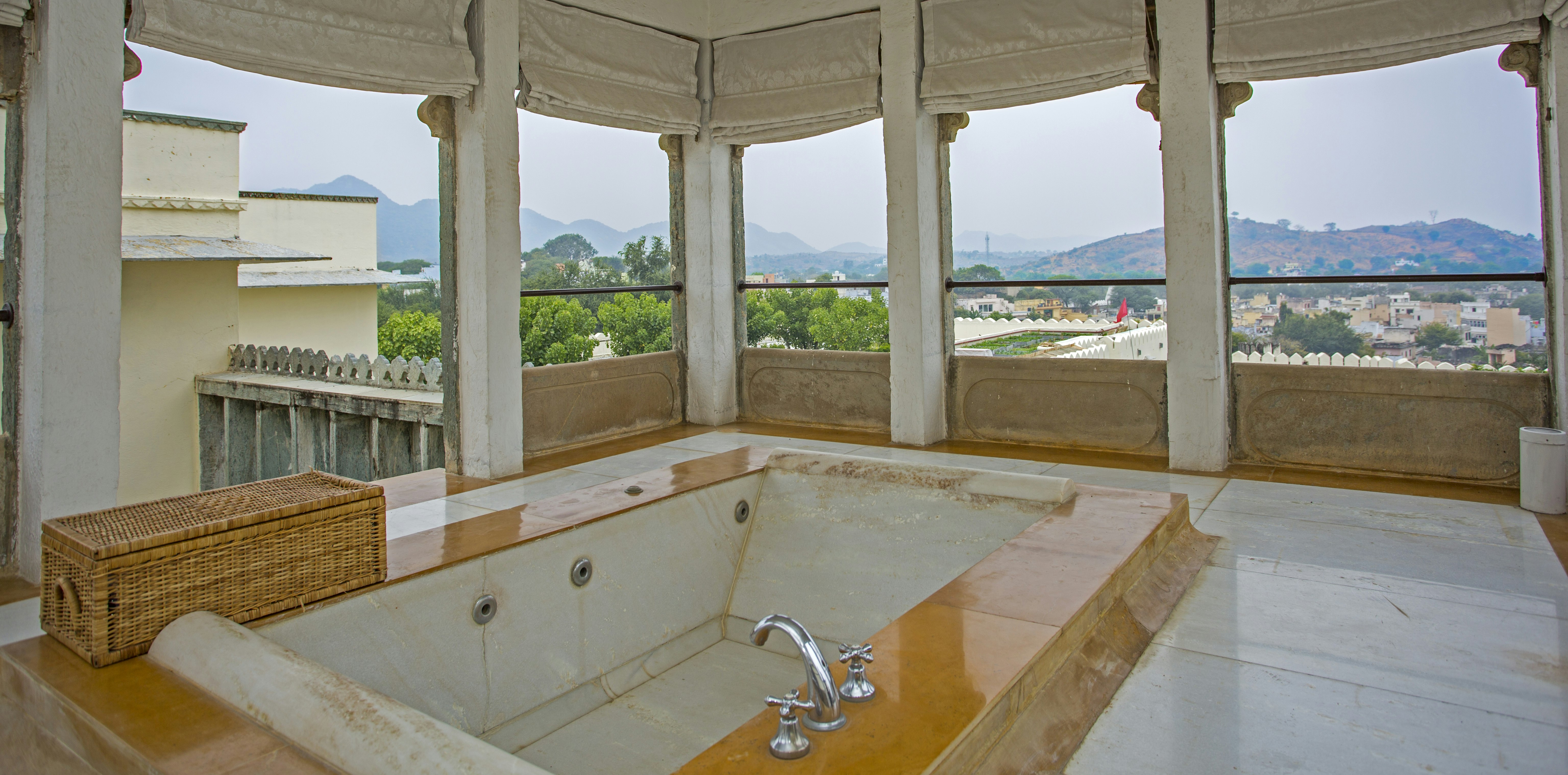 RAAS DEVIGARH(Formerly - DEVI GARH BY LEBUA) 35/70