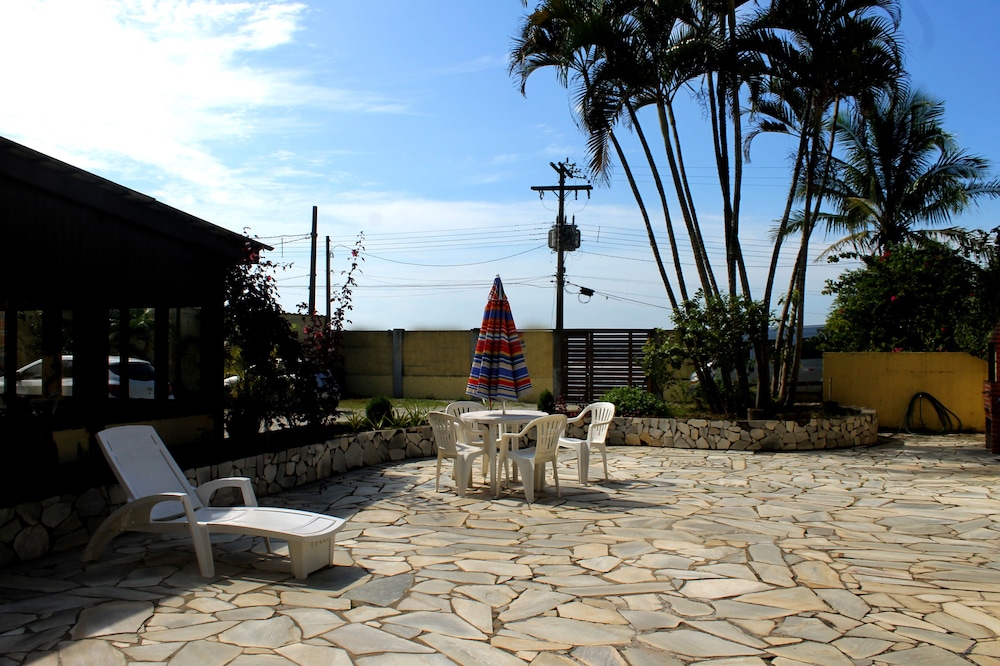 Pousada e Restaurante H Guaruja 51/61