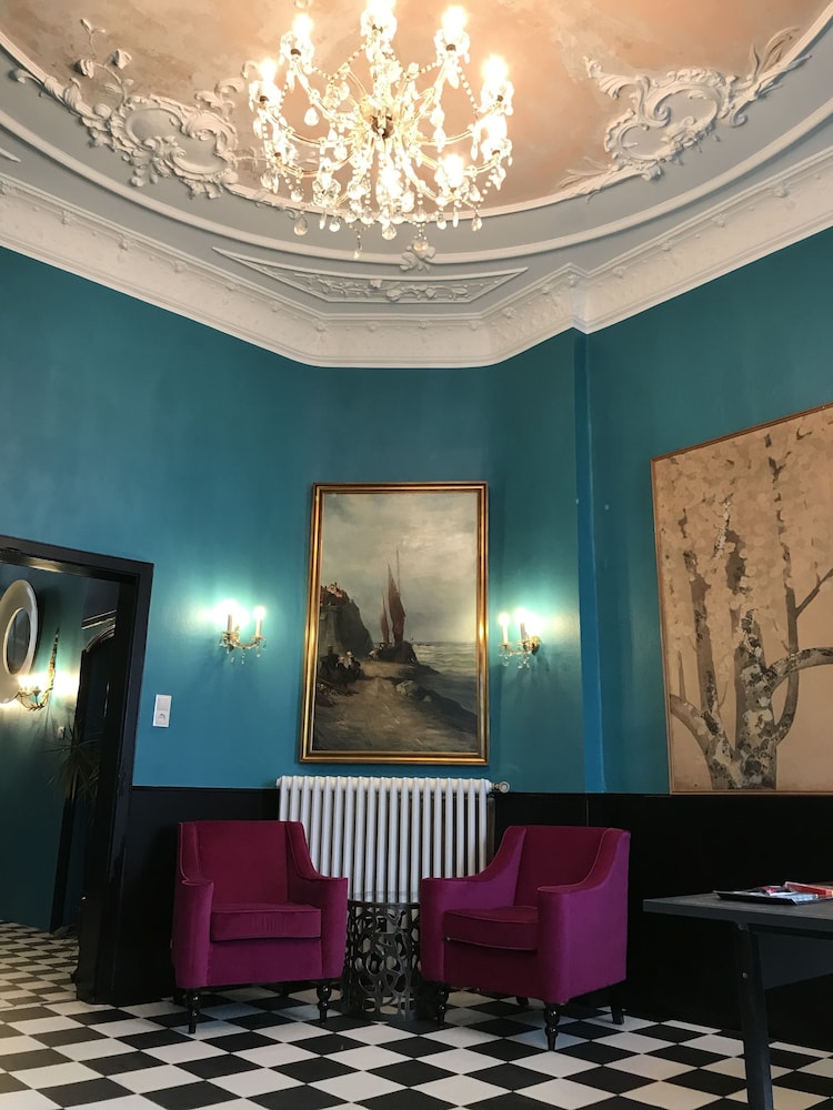 Hotel Mystique 4/50