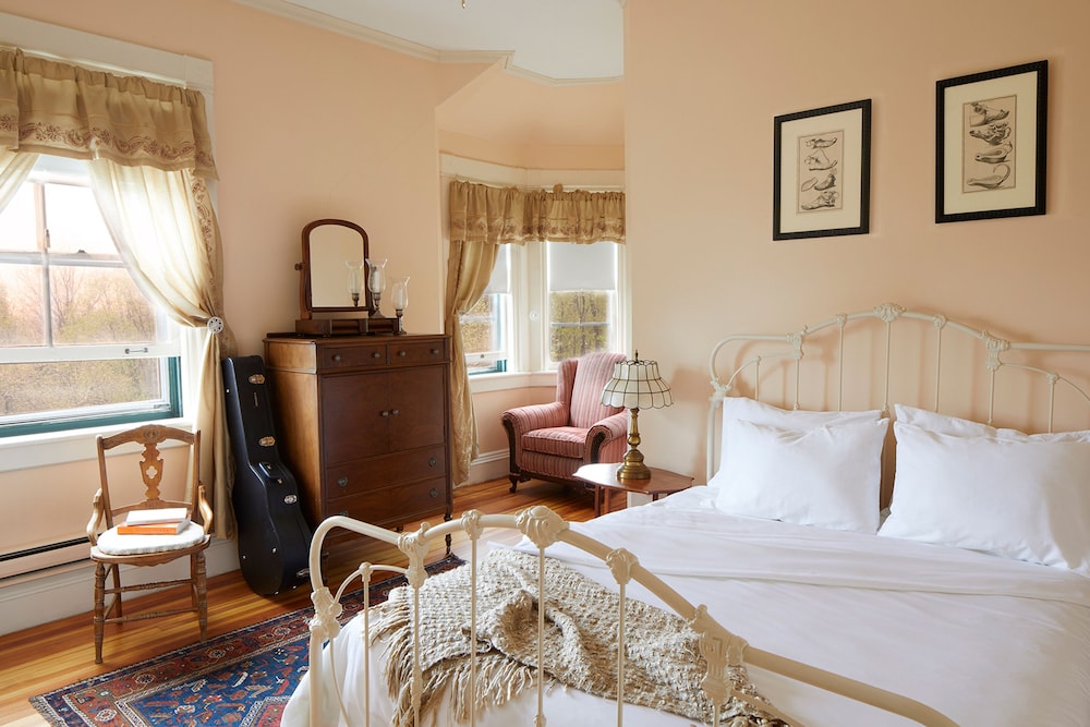 Apple Tree Inn 13/50