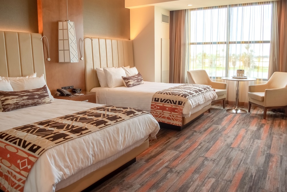 Deluxe, 2 Queen Beds