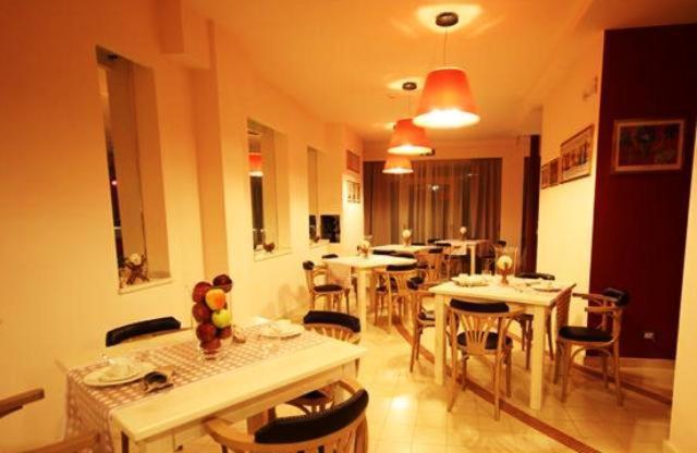 restaurant cafeteria