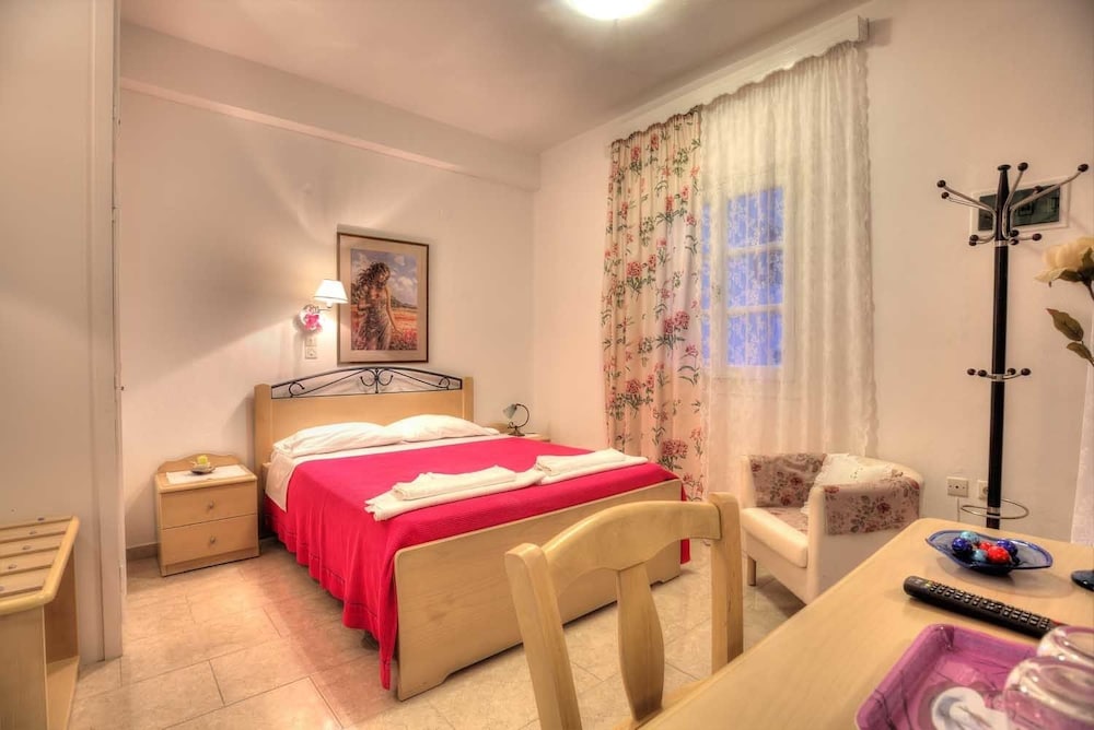 Leonardos Apartments 28/50