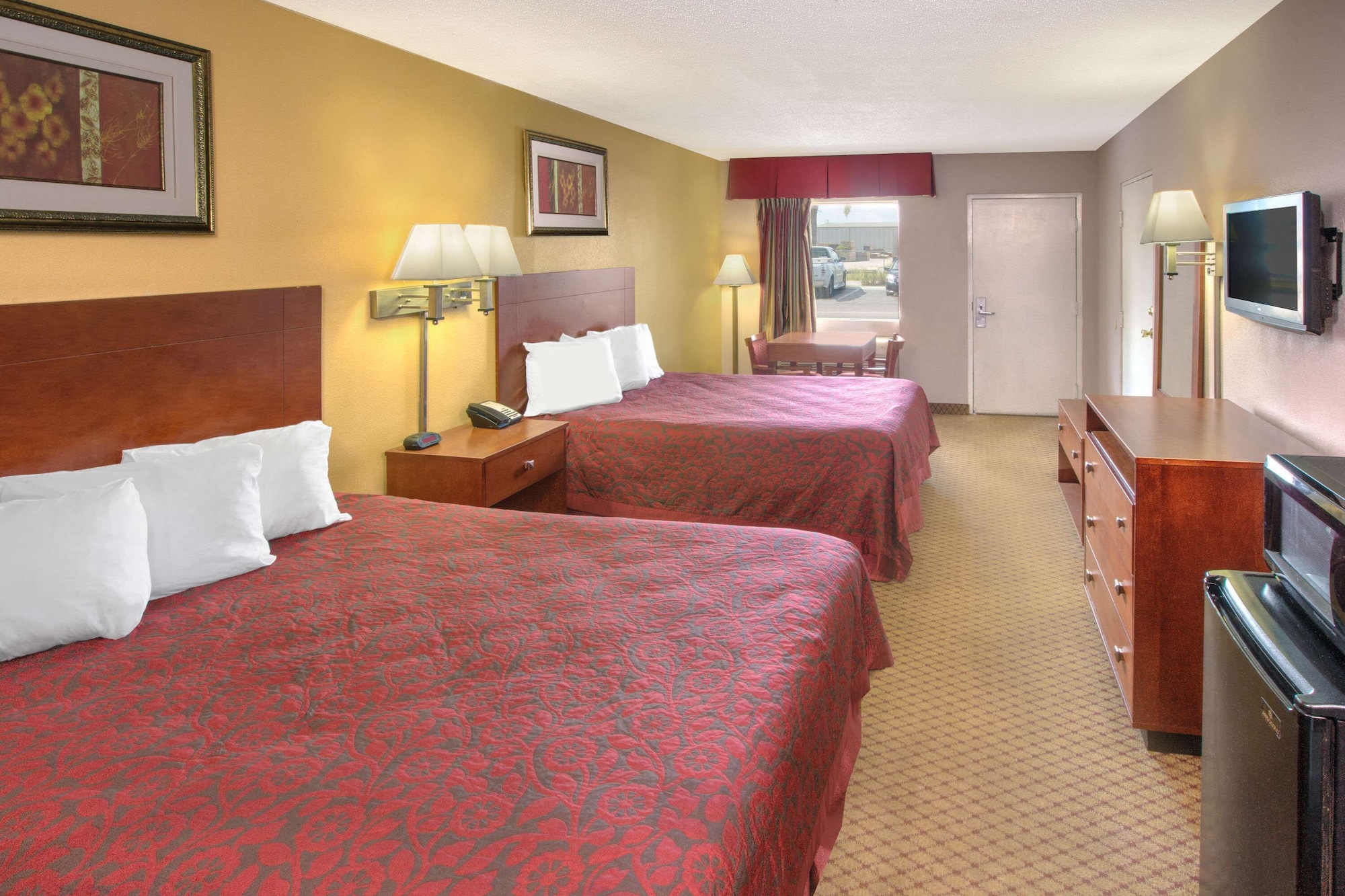 Standard, 2 Queen Beds