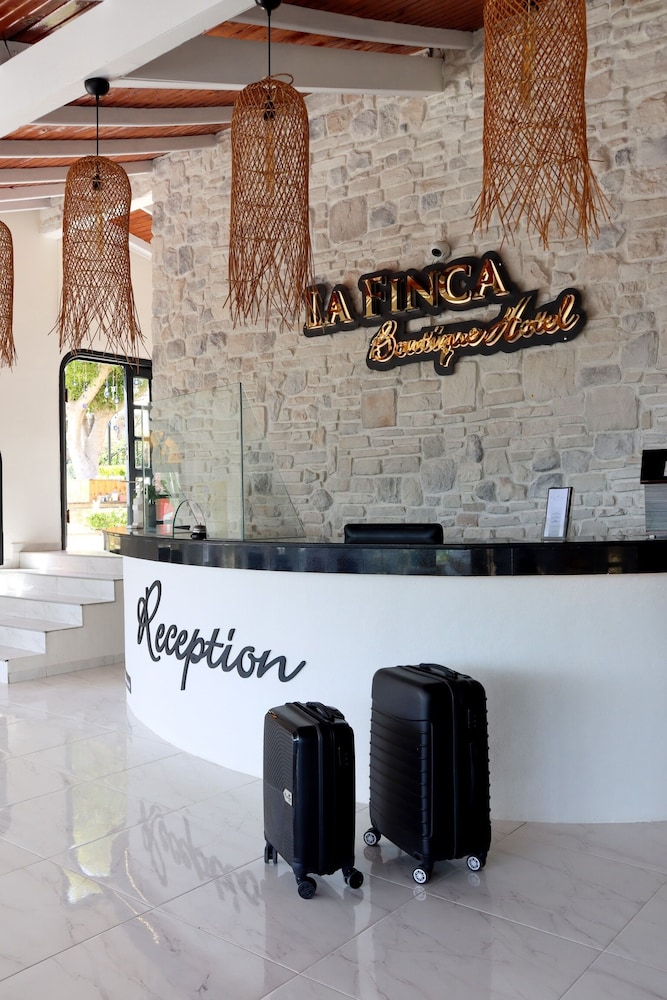 La Finca Hotel 8/63