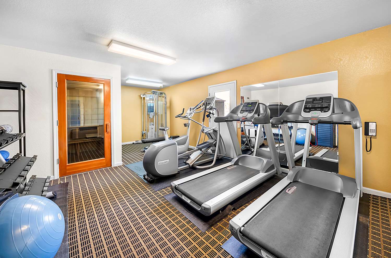 SureStay Plus Hotel by Best Western San Jose Central City 4/9