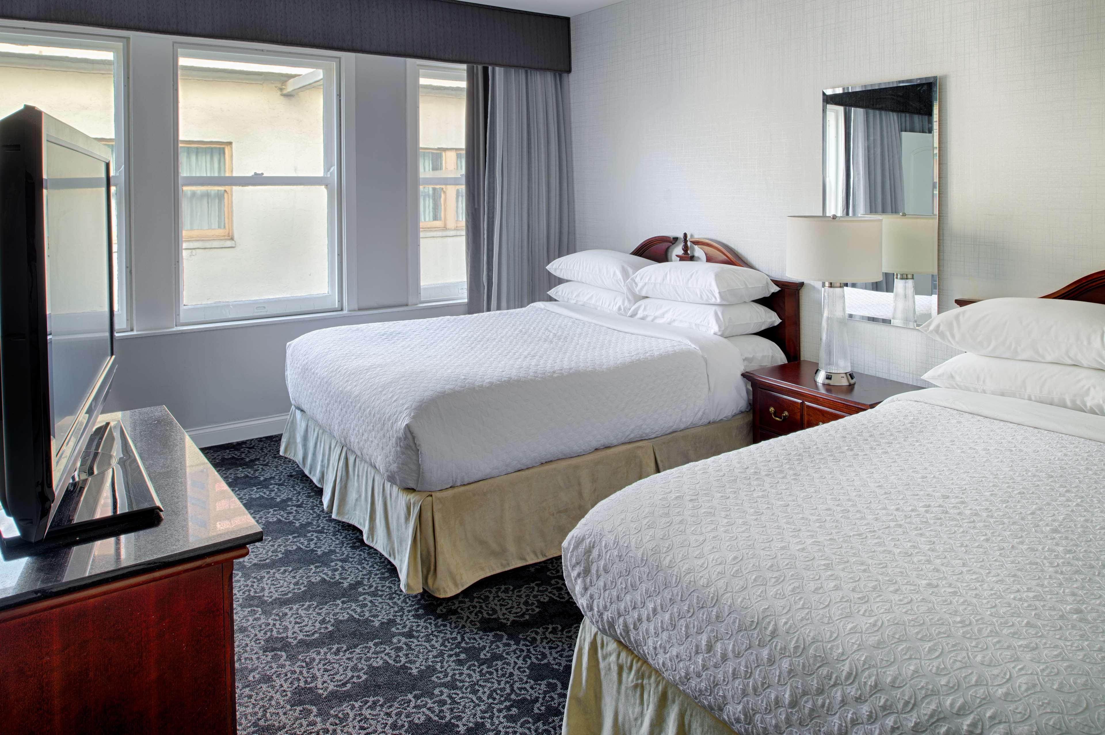 1 BEDROOM, 2 ROOMS, SUITE, 2 QUEEN BEDS