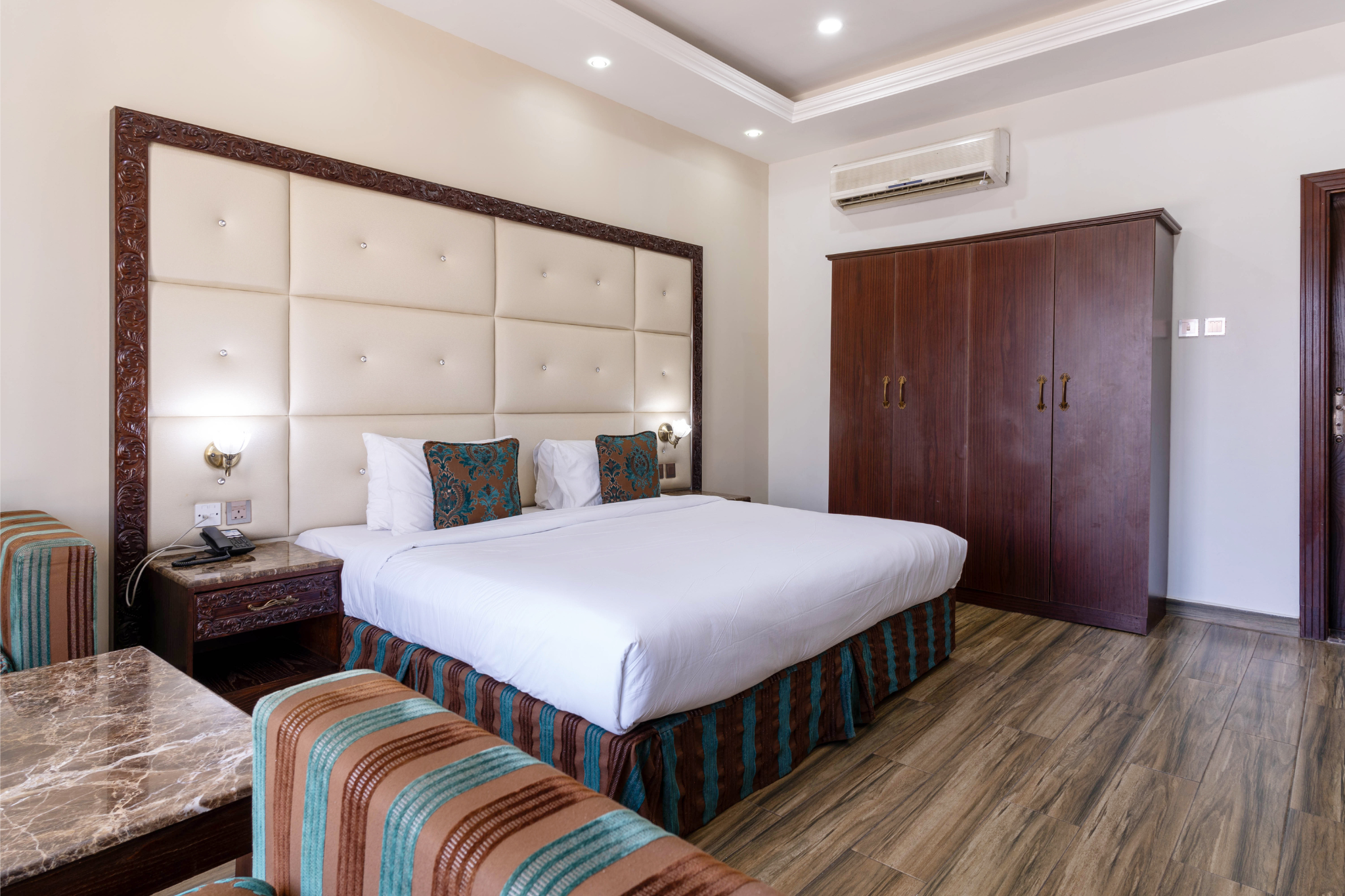 3 Bedrooms, Villa