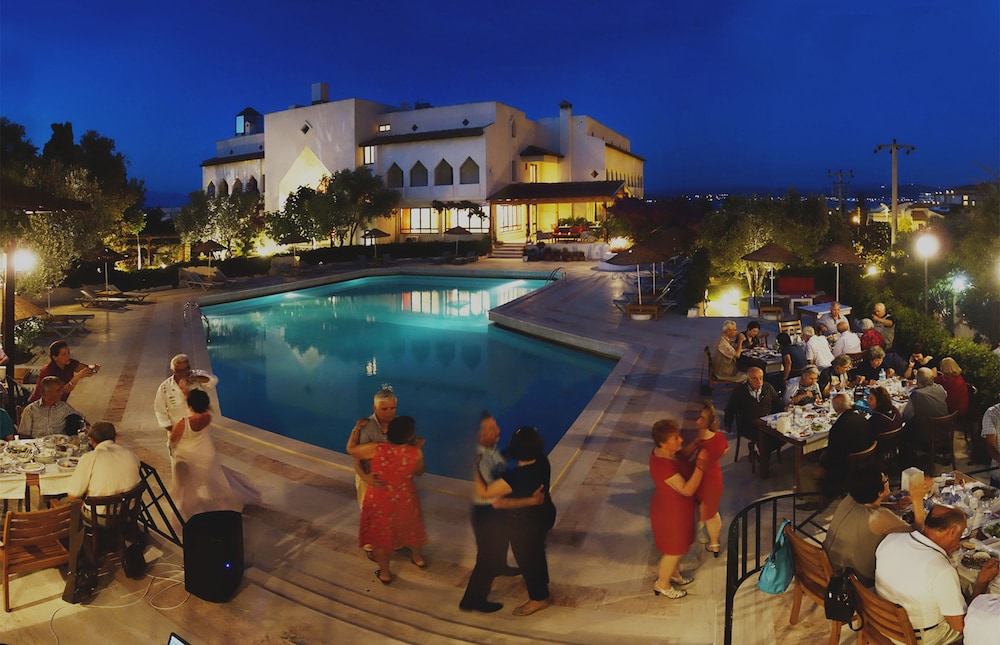 Arinnanda Hotel Cesme 68/72