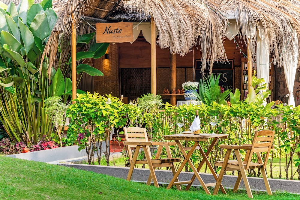 Whispering Palms Beach Resort 67/71