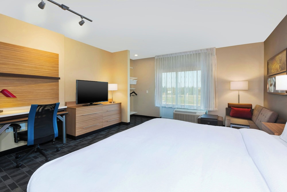 TownePlace Suites by Marriott Grand Rapids Airport Southeast 20/48