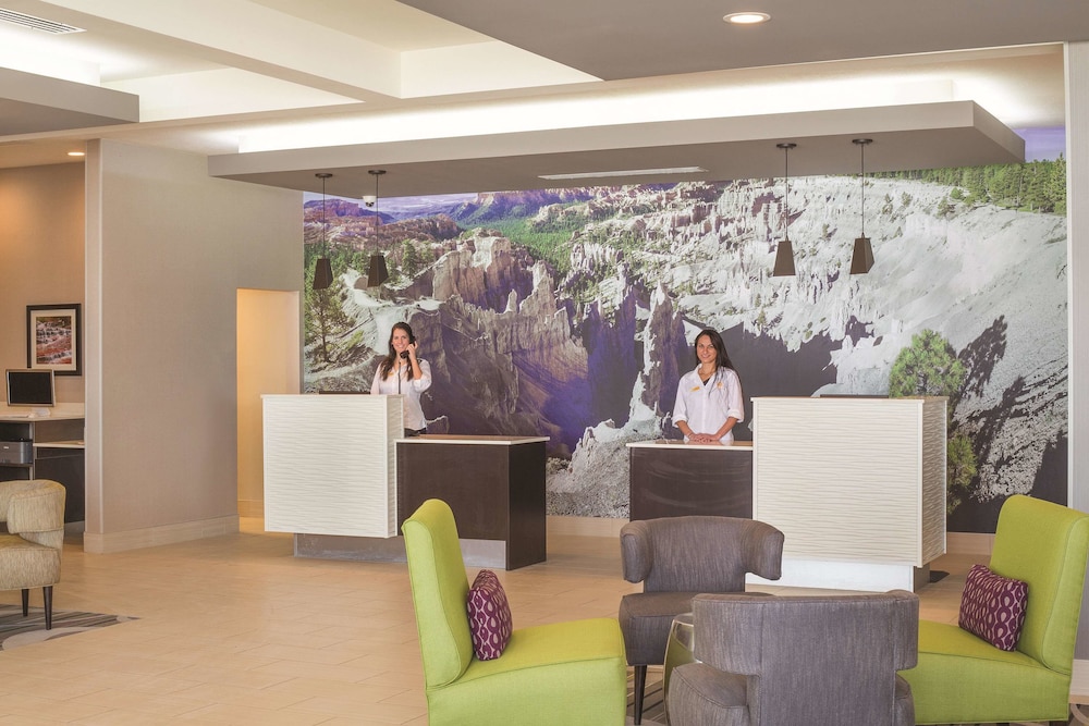 La Quinta Inn & Suites By Wyndham Cedar City 21/25