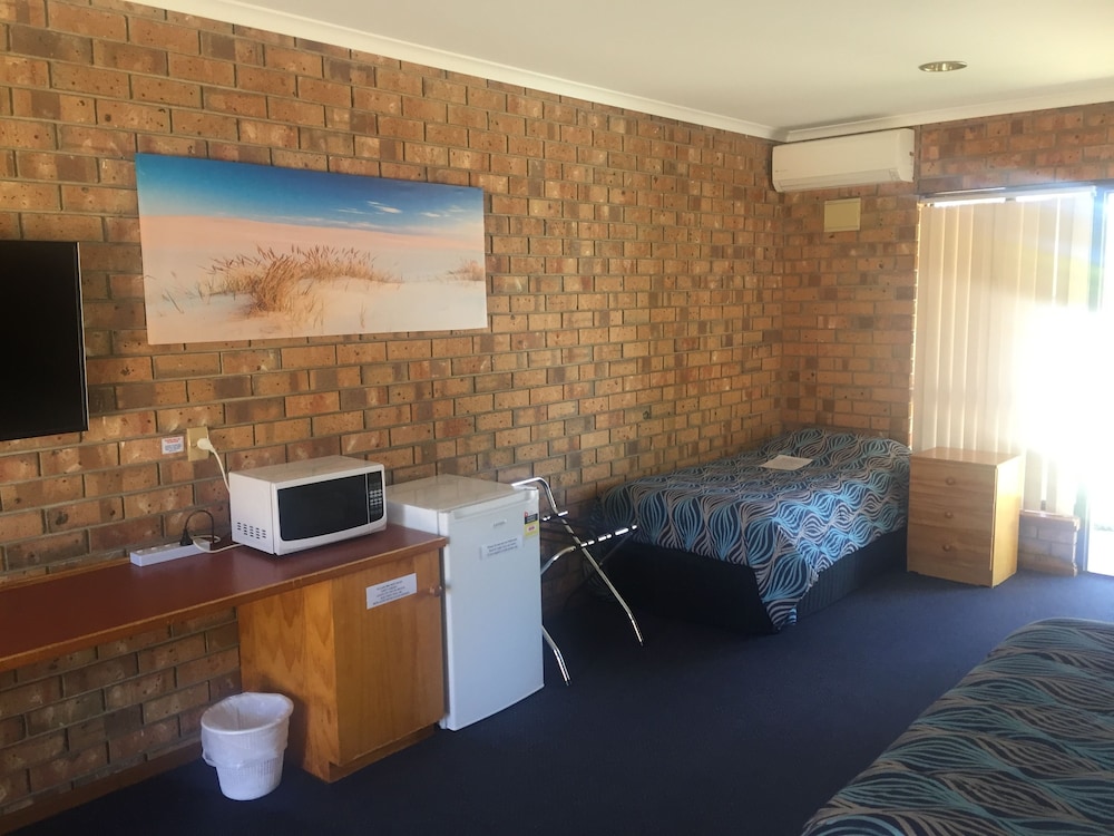 KADINA GATEWAY MOTOR INN 31/45