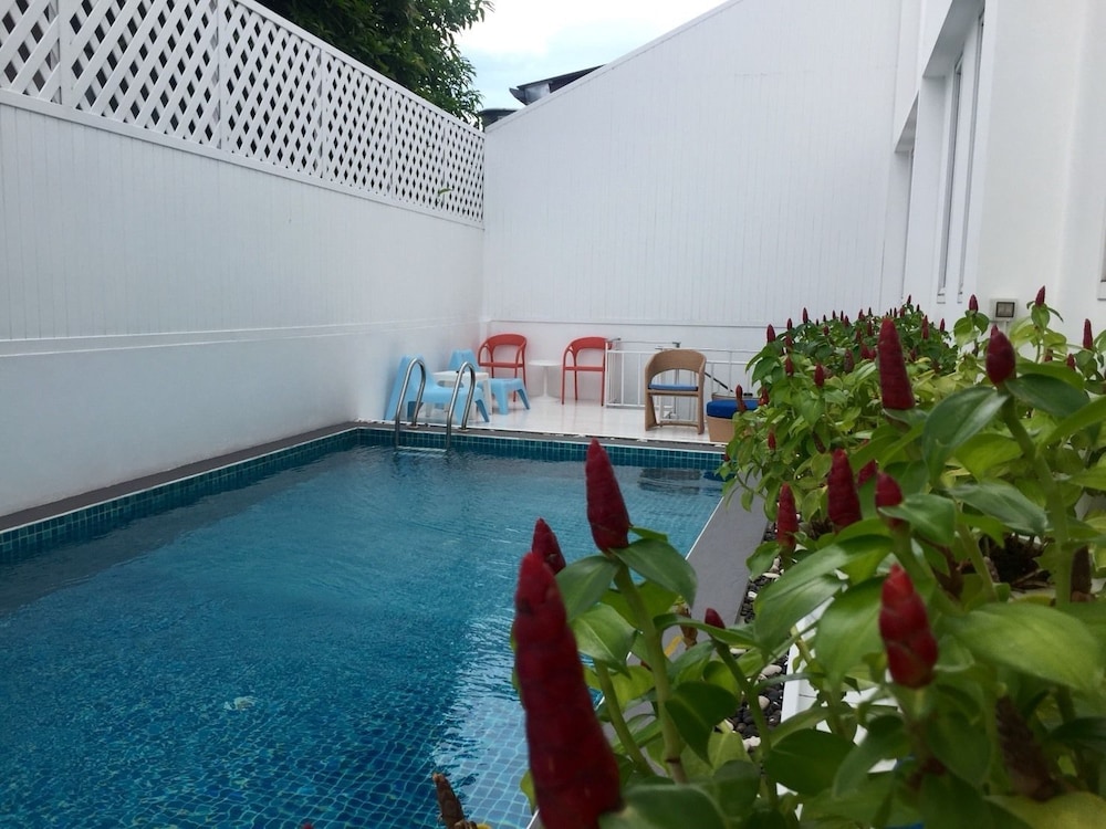 Casa Blanca Boutique Hotel 66/73
