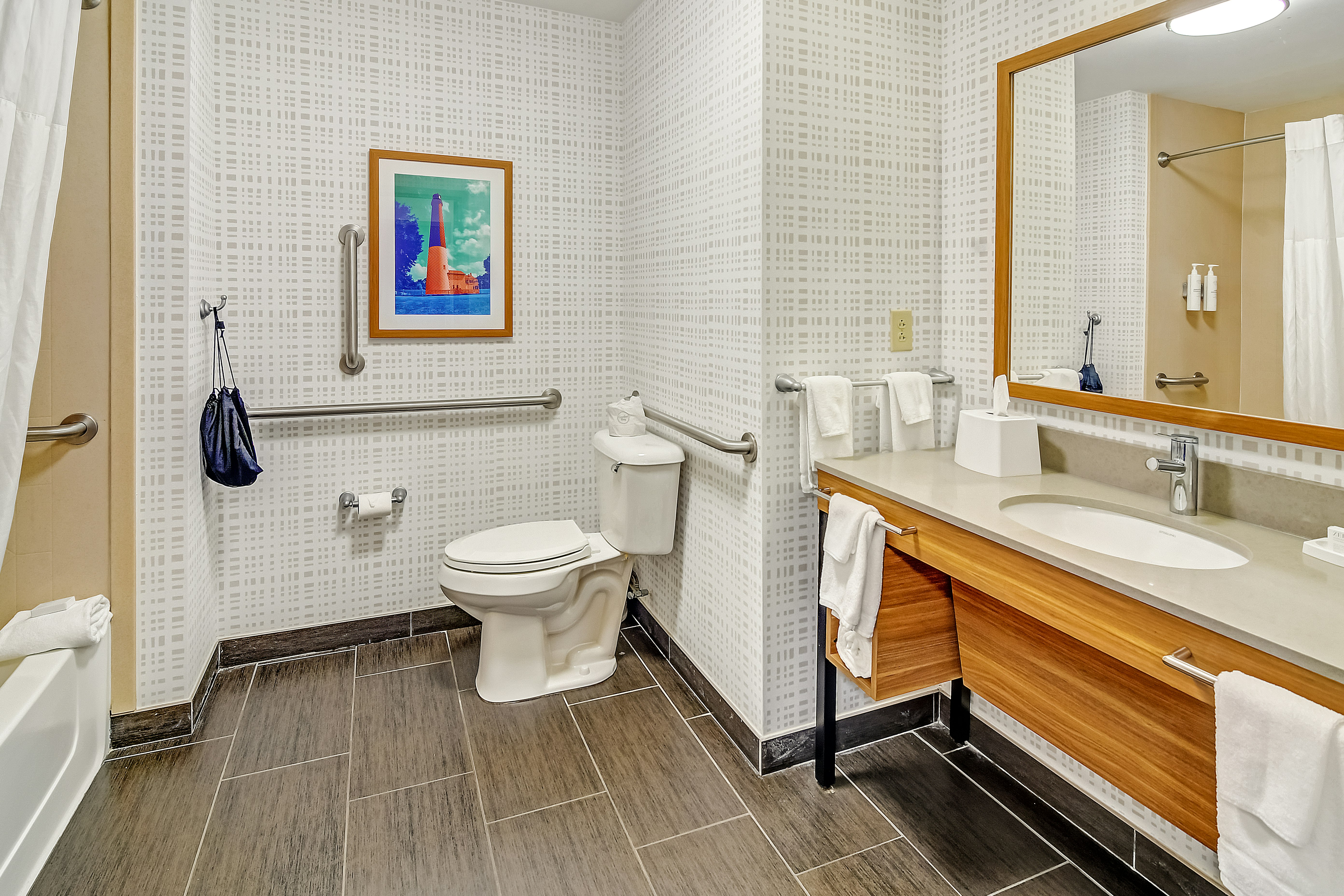 Room, King Bed, Accessible, Hampton Inn Foley 2/5