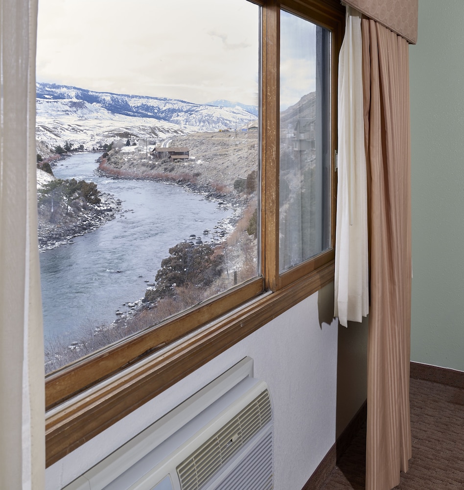 Ridgeline Hotel at Yellowstone, an Ascend Collection Hotel 27/59
