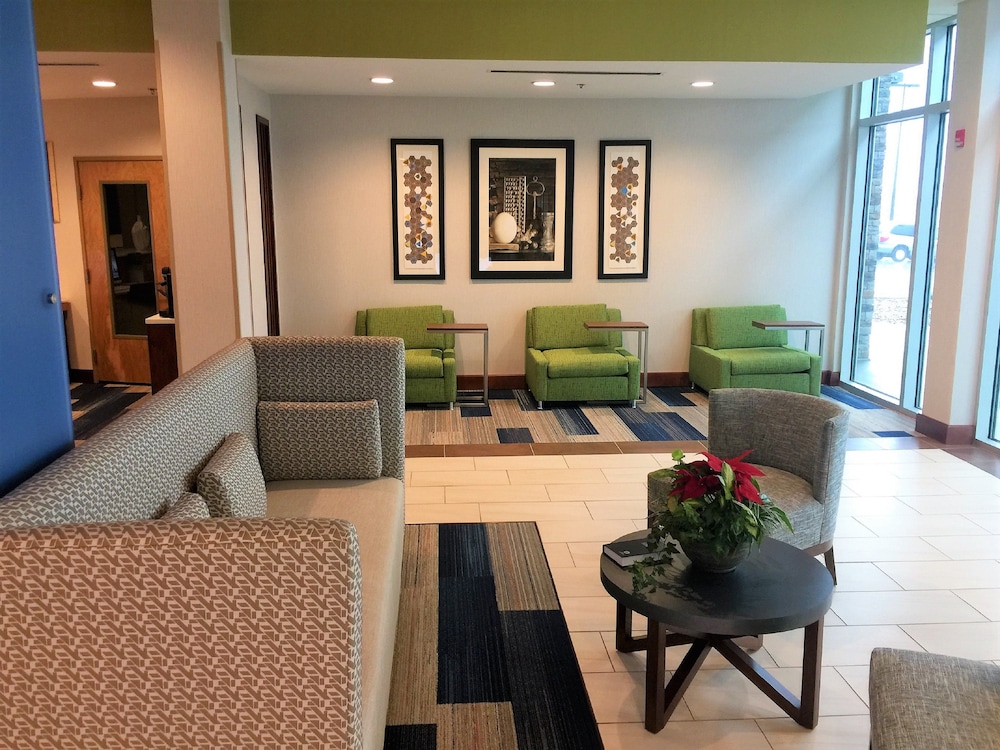 HOLIDAY INN EXPRESS & SUITES DANVILLE 35/42