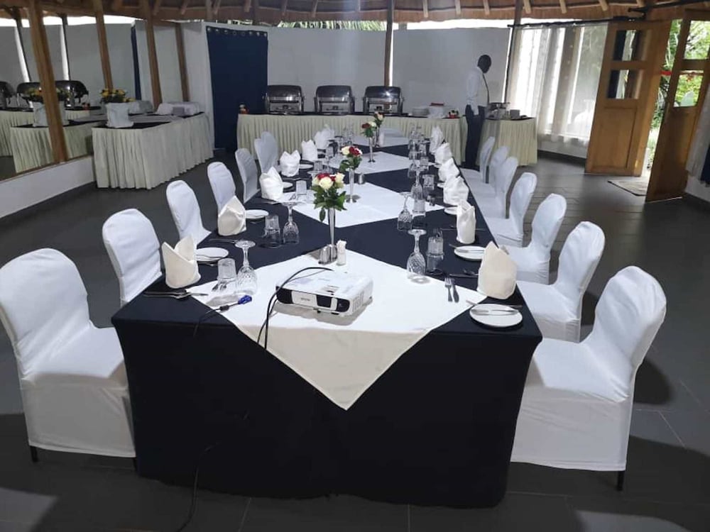 Mount Elgon Hotel & Spa 33/37
