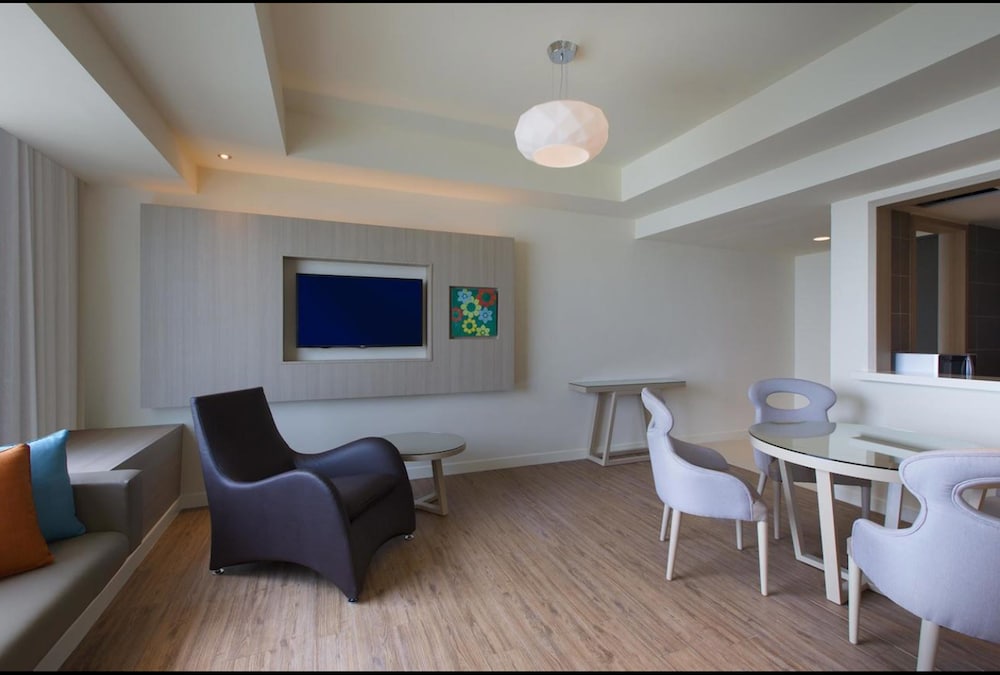 Mercure Penang Beach 37/63