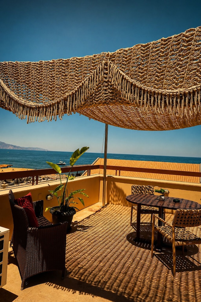 Mylos Hotel & Apartments 44/50