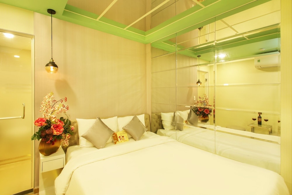 Cupid 2 Hotel 24/67
