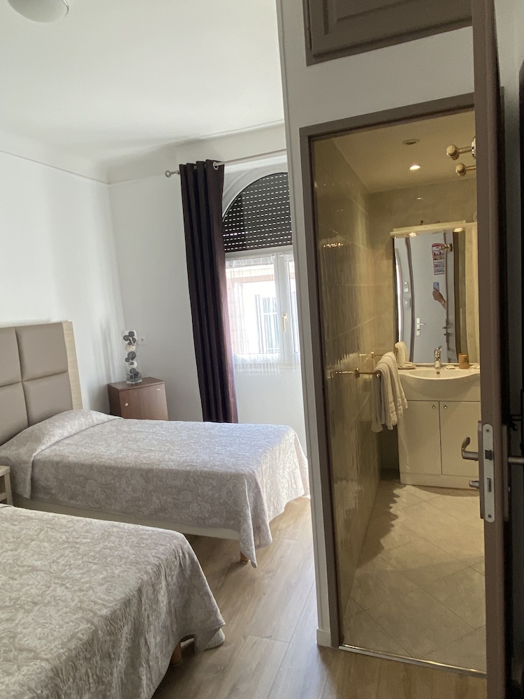 Hotel Lutetia 14/40