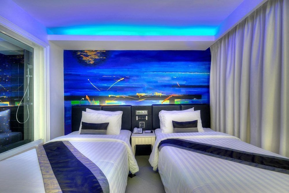 Skye Hotel Bangkok 27/58