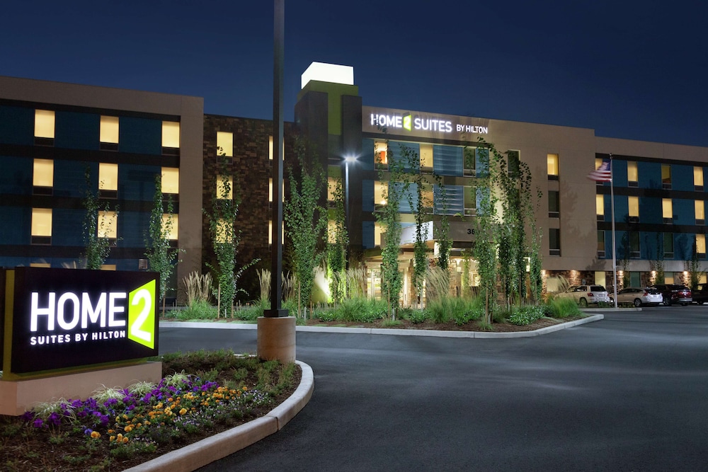 Home2 Suites by Hilton Seattle Airport 1/27