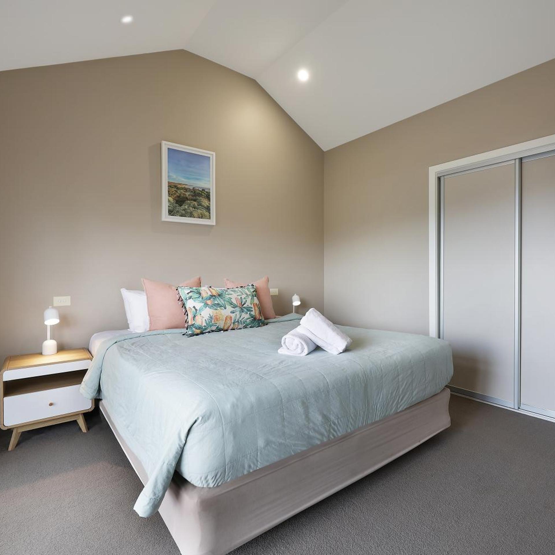 2 Bedrooms, Villa