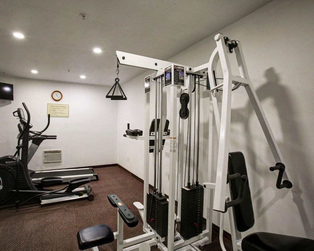 Quality Inn Rockdale TX 25/34