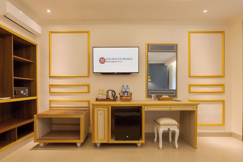 Fourteen Roses Boutique Hotel and Spa 49/61