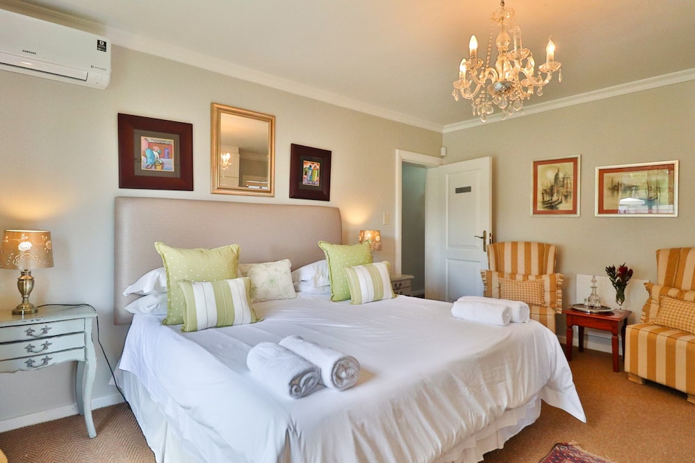 The Whale's Tale Guest House 3/40