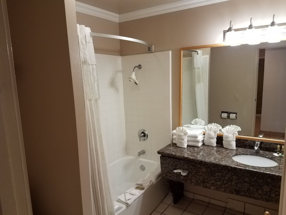 Olive Tree Inn & Suites, a Howard Johnson by Wyndham 72/72