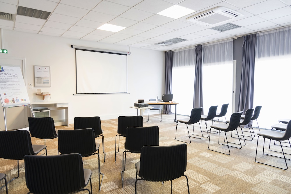 Ibis Laval Le Relais D'armor 41/50