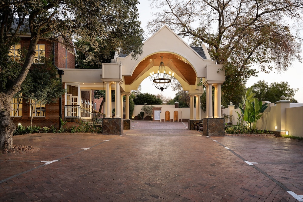 Premier Hotel Quatermain (ex. Faircity Quatermain Hotel) 72/73