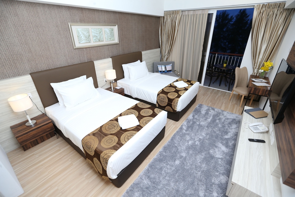 Amerald Resort Hotel 10/35