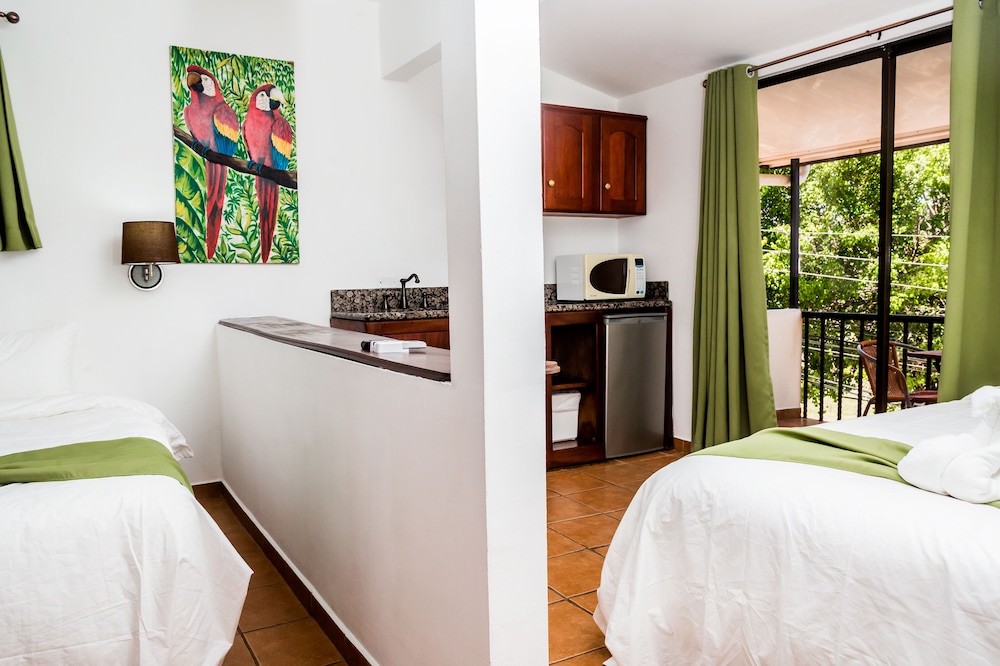 Hotel Coco Palms 24/76
