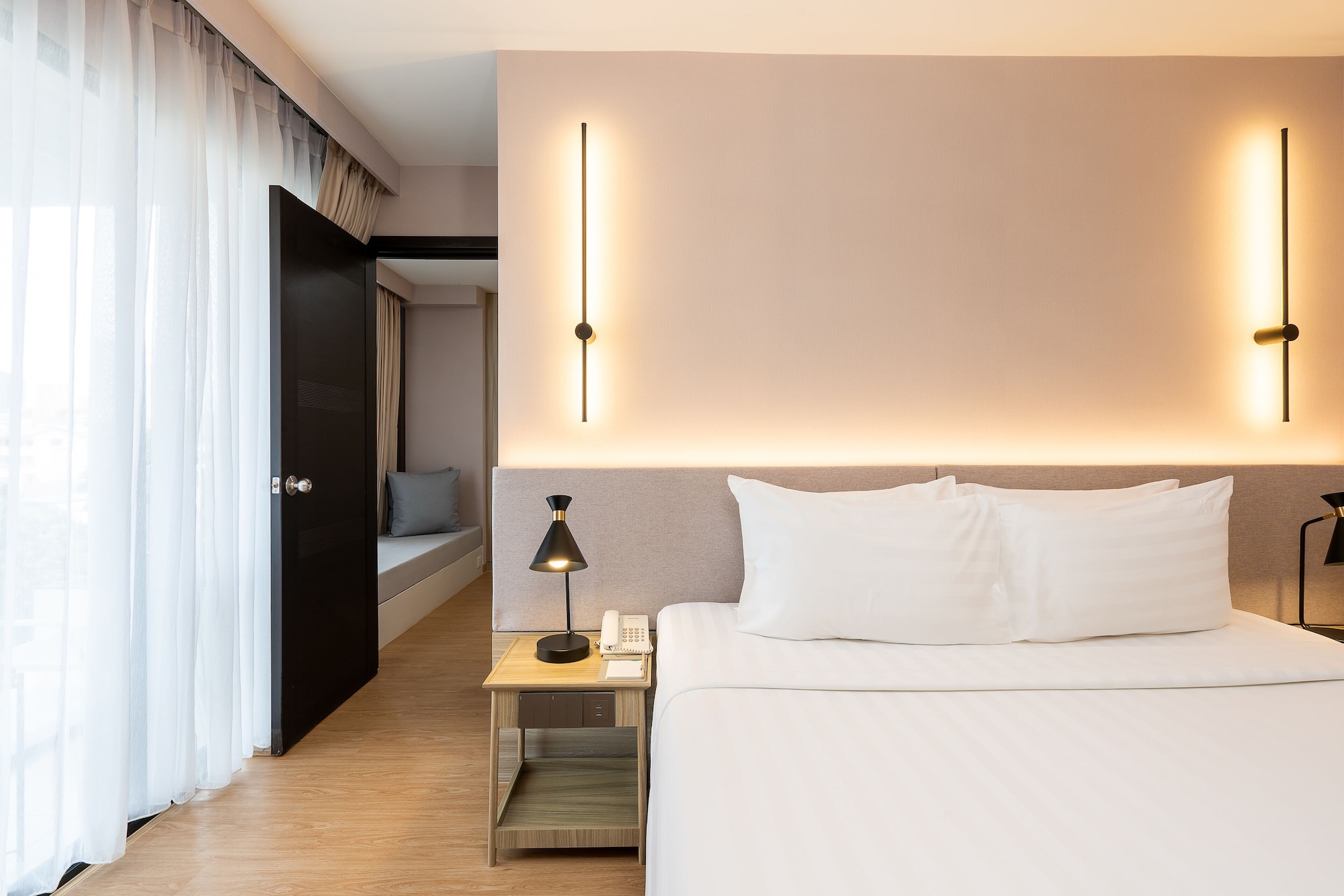 GRAND CORNER SUITE